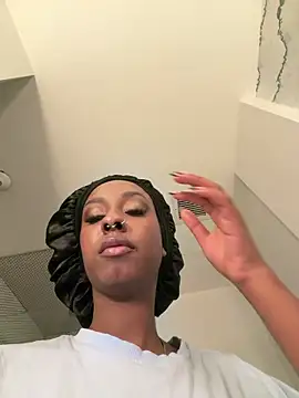 Your Paris online show from February 28, 9:03 pm