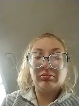 xWhoreAbleX Pika online show from December 4, 7:03 pm