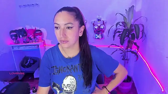 LucyStrike  online show from July 8, 11:18 pm