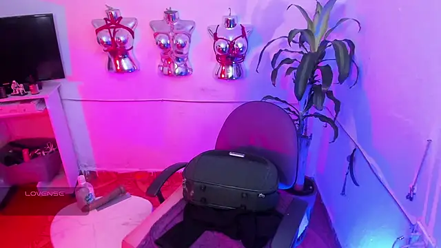 LucyStrike  online show from June 16, 10:44 pm