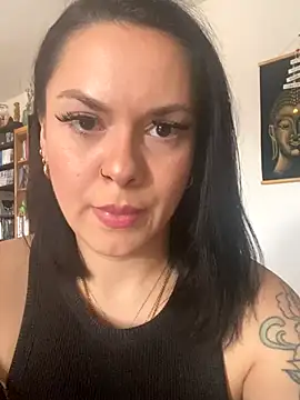 Luccreccia  online show from January 8, 11:58 am