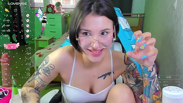 folinskayyya online show from December 4, 6:26 am