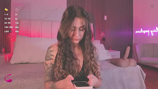 Amy-Parrish online show from February 8, 5:05 pm