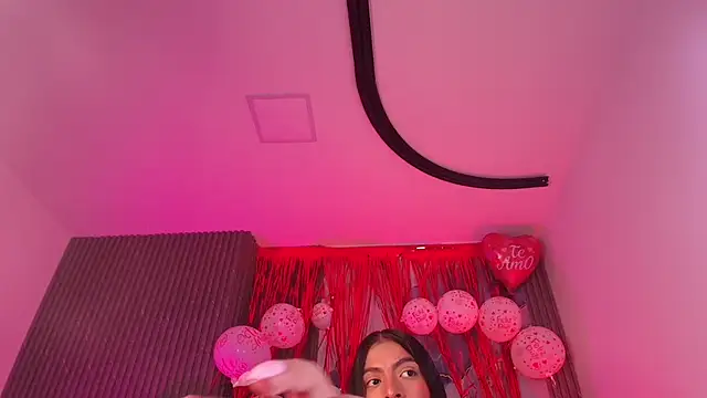 hot dione online show from February 15, 7:13 pm