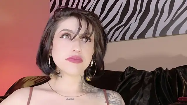 Hannah Borbon online show from January 15, 1:33 am