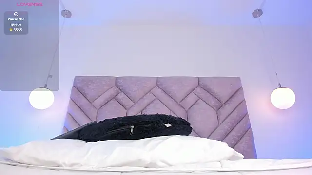 AilishBenson online show from January 18, 12:07 am