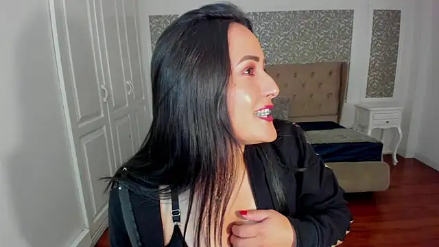 KimWessel  online show from September 27, 8:16 pm