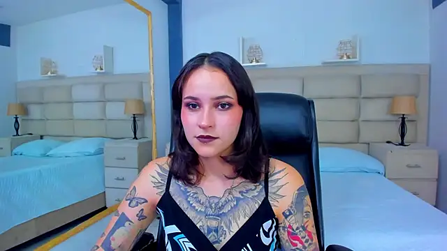 AnnyThompson  online show from October 26, 8:59 pm