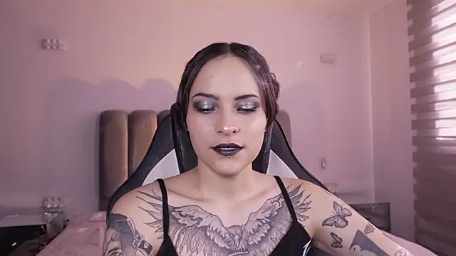 AnnyThompson  online show from January 16, 9:11 pm