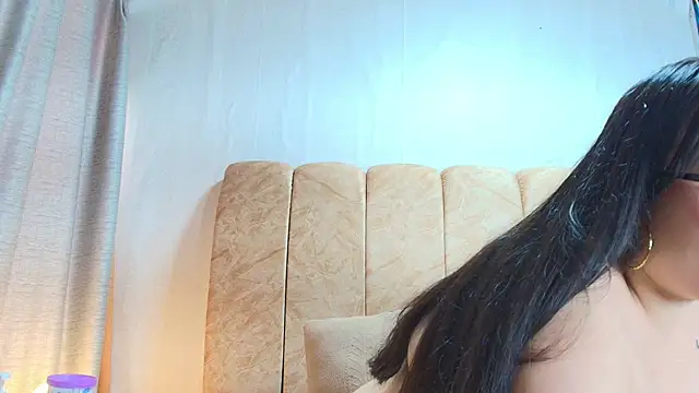 Zoe Curvy online show from November 24, 12:51 pm