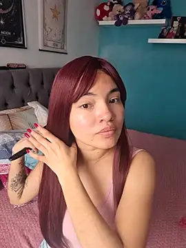 lauvelez   online show from February 17, 2:27 pm