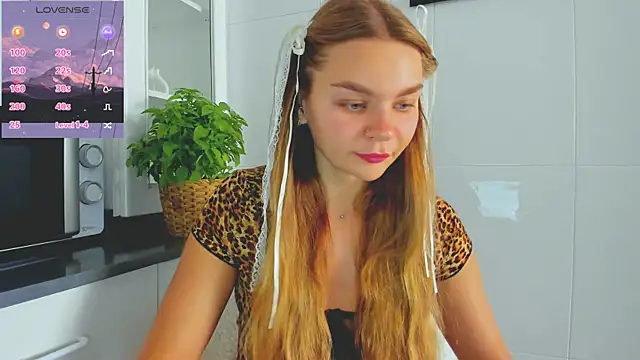 Molly sweetie online show from June 26, 6:36 am