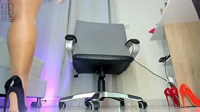 dakofeet online show from April 16, 11:18 pm