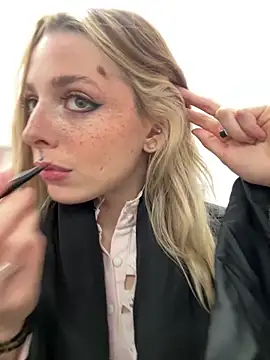 LoraaDoll online show from October 2, 4:23 pm