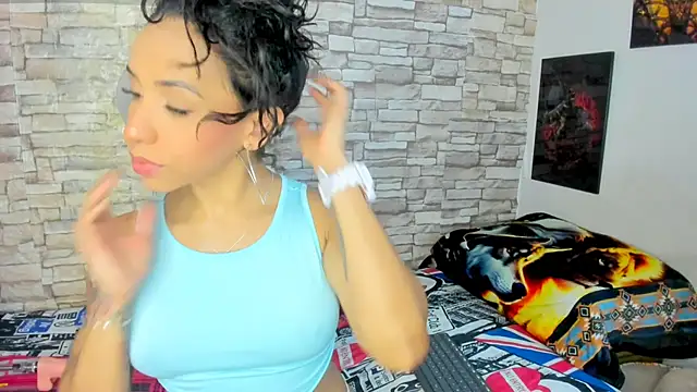 kaiagerbes3 online show from September 25, 8:06 pm