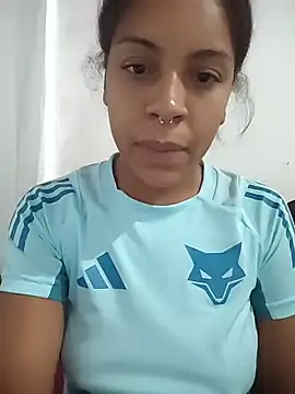 Julia Pretinha online show from February 2, 12:15 pm