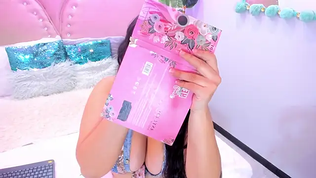 Miia Thompsonn online show from October 14, 3:09 am