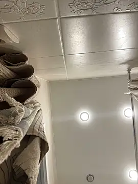 Yourdirtybitch online show from September 24, 7:40 am