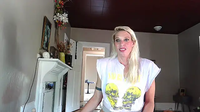 Glamazonx online show from September 28, 8:25 pm