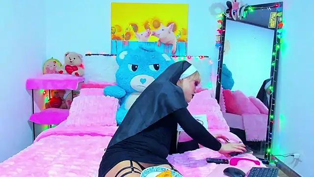 Candy Candy   online show from October 31, 10:47 pm