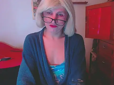 LorenJade online show from December 18, 9:25 am