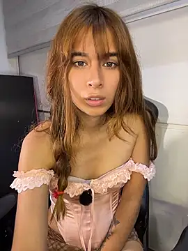  lucy white  online show from July 19, 3:09 am