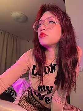 Evangeline Lawrence  online show from February 5, 7:50 pm