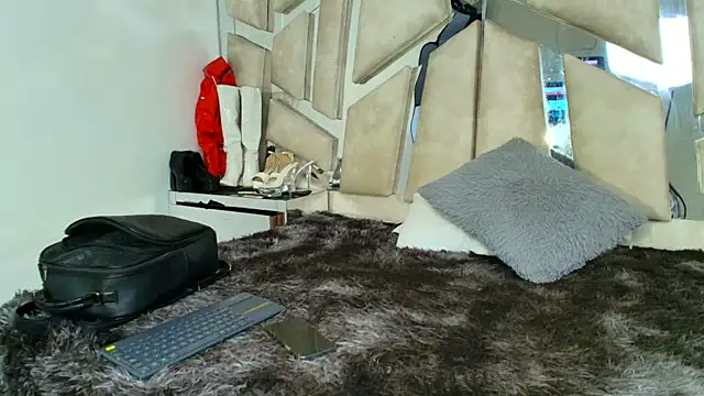 Natalyefoster online show from November 26, 7:15 pm