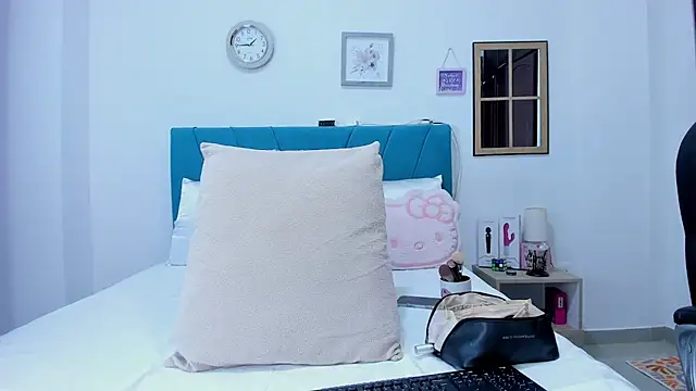 kamila lopez online show from April 9, 9:53 pm