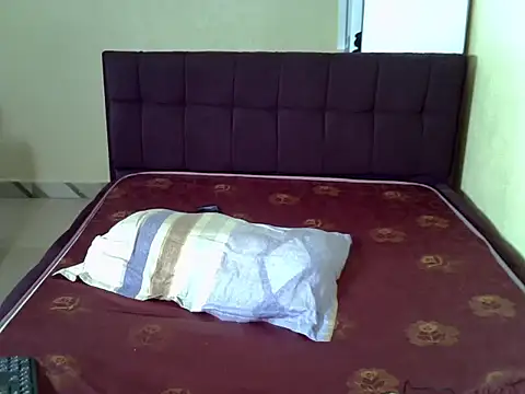 Cute spicey2 online show from October 25, 5:42 pm