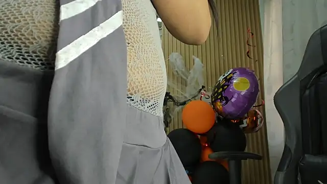 Lili 16 online show from November 7, 12:00 pm