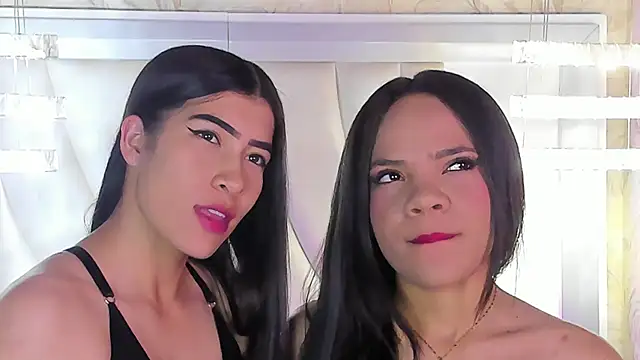 siara and zoe online show from July 24, 11:55 pm