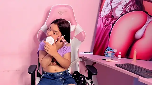 CharlotteMuller online show from April 8, 9:28 pm