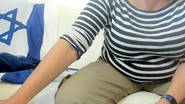 IsraeliMilf online show from April 13, 7:42 am