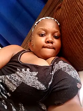 queennapal online show from March 29, 1:21 pm