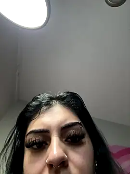 ThickerThanYoBitch online show from September 13, 8:22 am