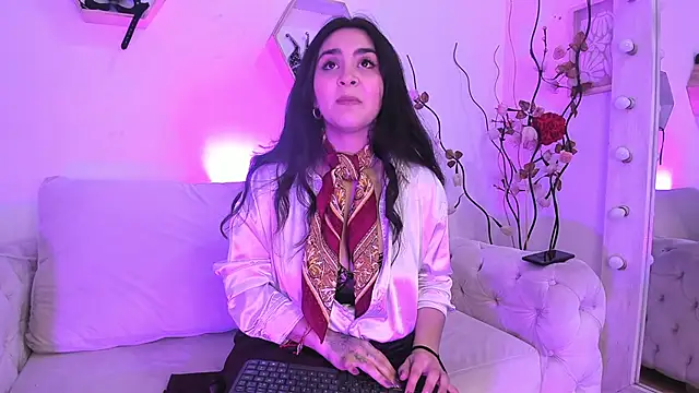 emily amaya online show from March 9, 7:39 pm