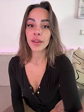 Alisa-Marie online show from April 5, 9:30 am