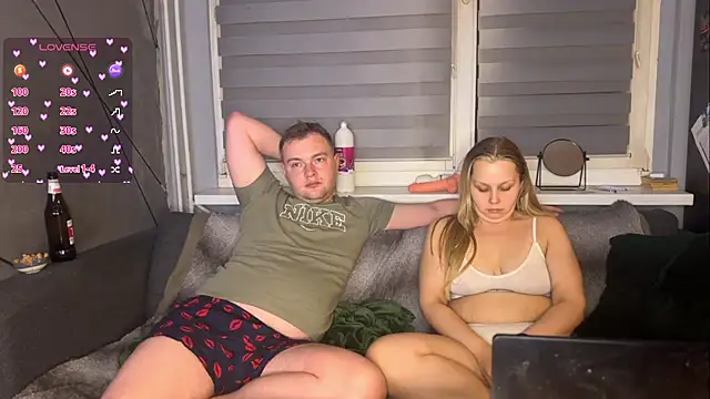 hot            couple online show from March 20, 6:46 pm