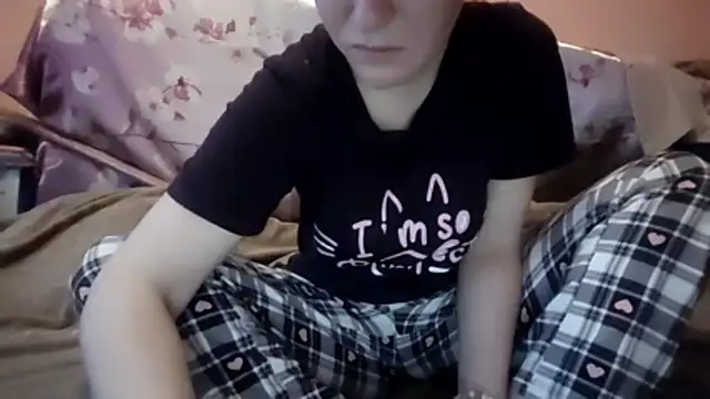  Kitti  online show from December 17, 1:48 pm