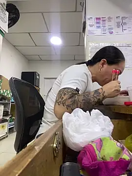 HealingHoney online show from November 14, 2:33 am