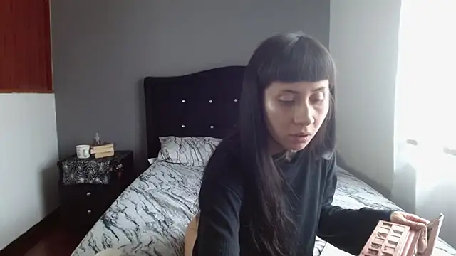 Emilia 1995 online show from October 19, 7:38 pm