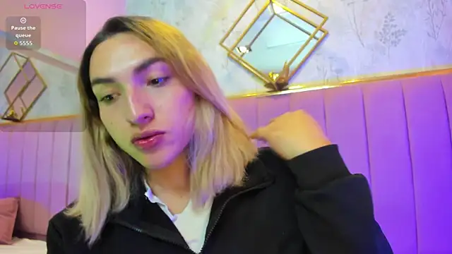 TomLondon  online show from January 5, 7:28 pm