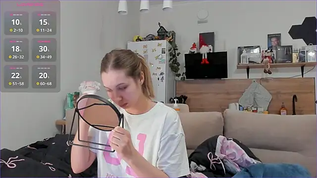 Girl alone home online show from February 11, 3:02 pm