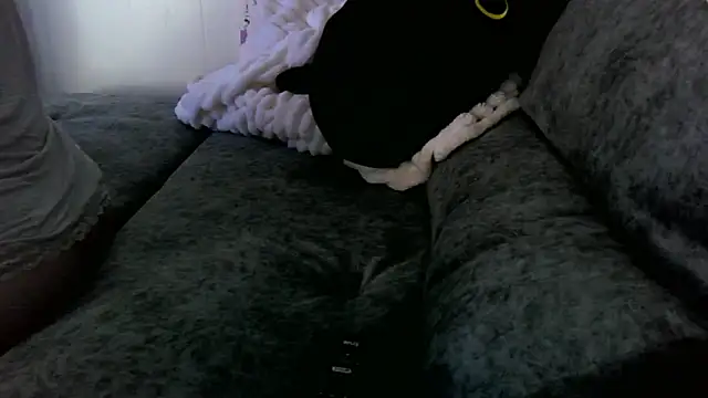 iamMalixxx online show from April 11, 7:45 am