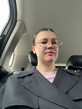 RinaCat online show from April 22, 5:37 am