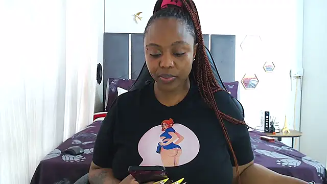 IceBellaCane313 online show from November 29, 2:32 pm