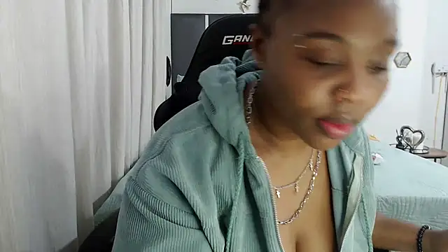 IceBellaCane313 online show from November 7, 4:12 pm