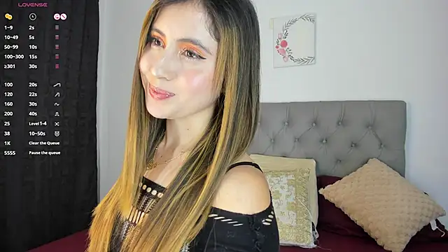 Nicol Swift  online show from November 14, 12:32 am