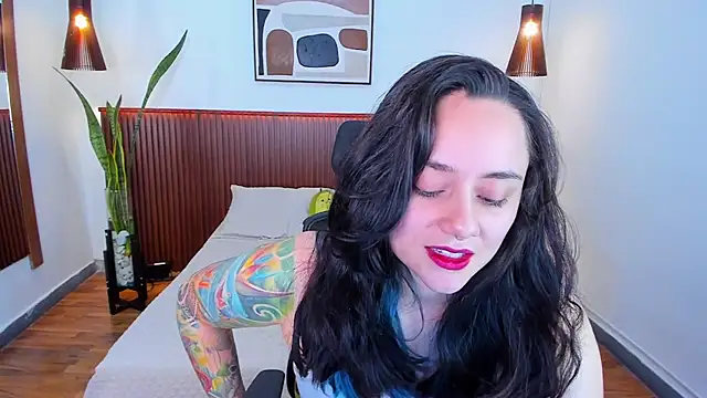 KatherineBond online show from September 8, 7:35 pm